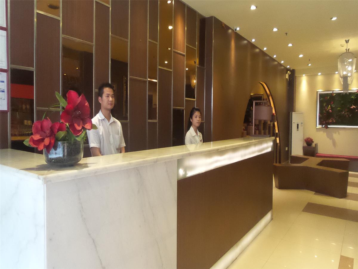 V8 Hotel Xicun Subway Branch Canton Extérieur photo