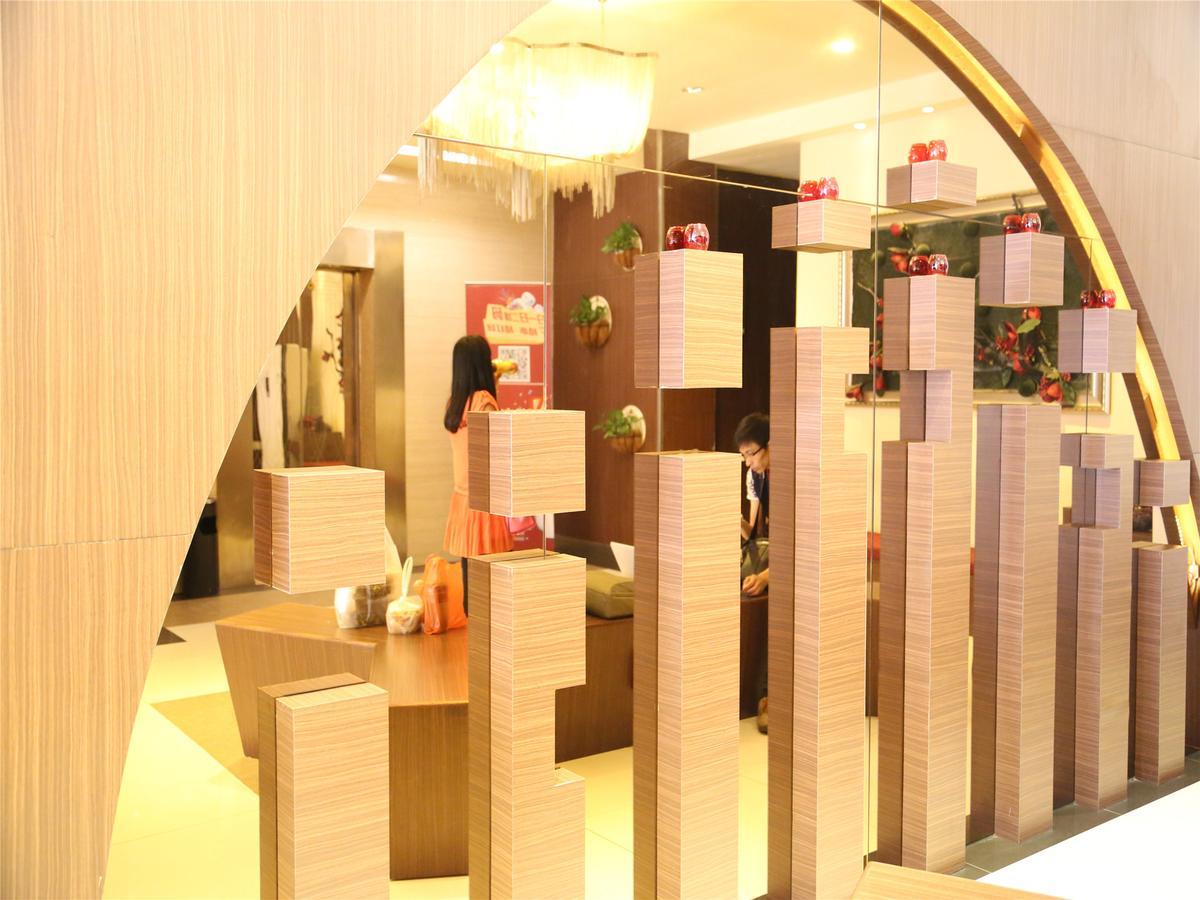 V8 Hotel Xicun Subway Branch Canton Extérieur photo